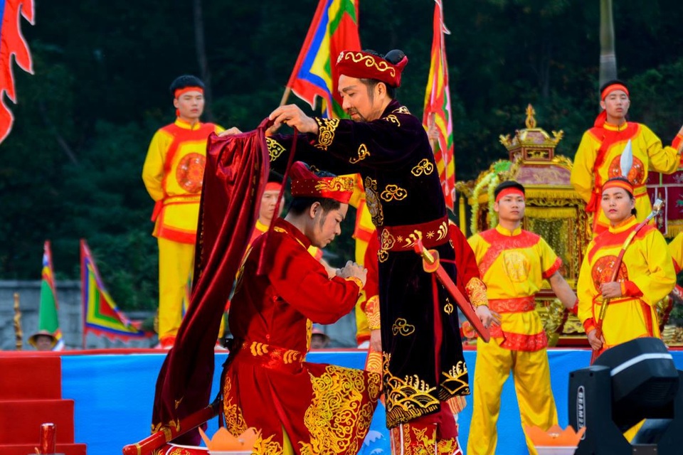 Biển người đội mưa dự Lễ khai hội đền Cửa Ông 2018 - 9 Màn diễn tái hiện lại cuộc đời và những chiến công hiển hách của Hưng Nhượng Đại Vương.
