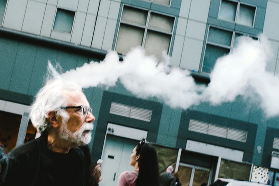 Chùm ảnh trùng hợp hài hước mà phải nhìn nhiều lần mới nhận ra - 15 Tóc mây bồng bềnh