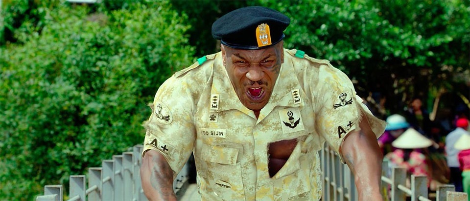 Mike Tyson khiến Elly Trần sợ tái mặt trong phim quay ở Việt Nam - 4 Mike Tyson khiến Elly Trần sợ tái mặt trong phim quay ở Việt Nam - 4