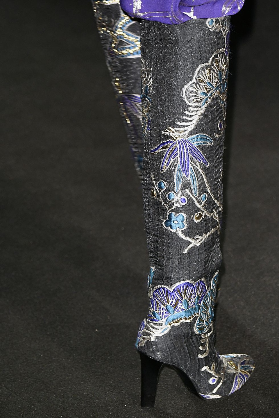 Những mẫu giày dép sành điệu tại tuần lễ thời trang Milan - 16
Alberta Ferreti