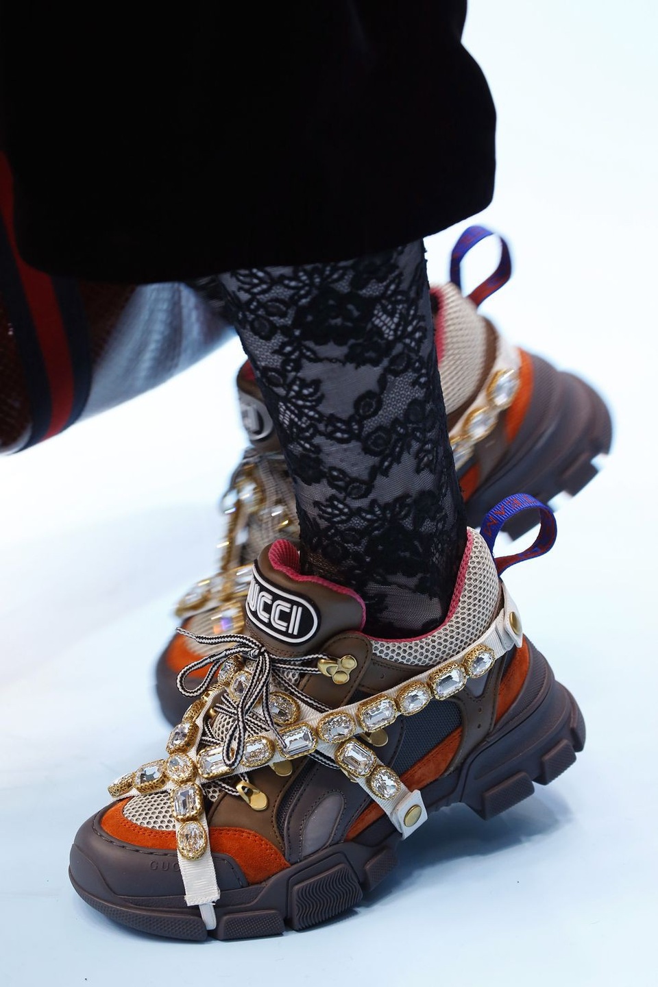 Những mẫu giày dép sành điệu tại tuần lễ thời trang Milan - 18
Gucci