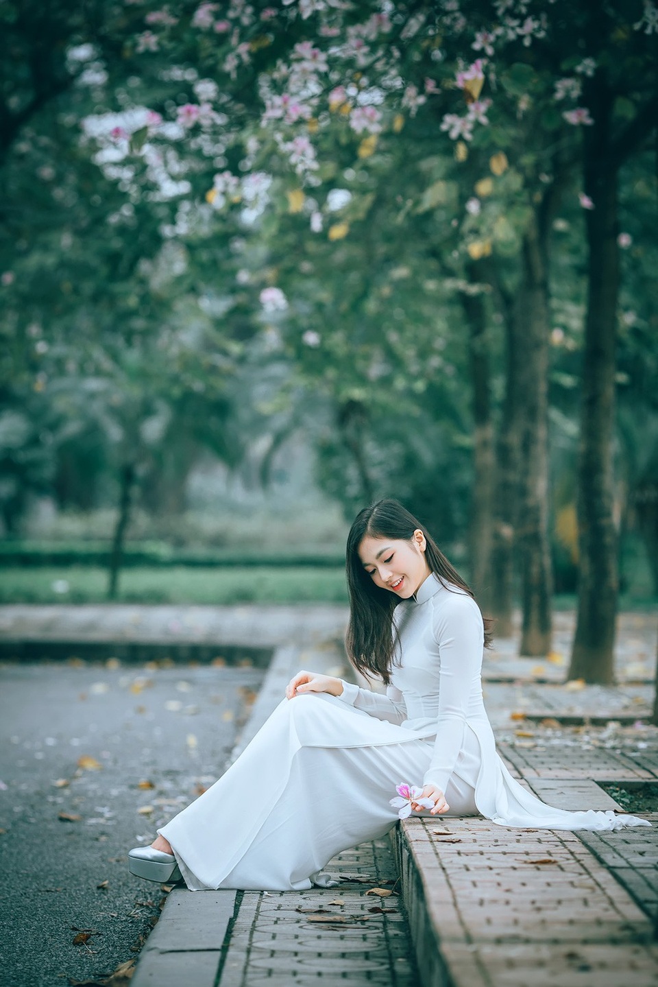 Nữ sinh Hà thành ngọt ngào bên sắc hoa ban - 13 Nữ sinh Hà thành ngọt ngào bên sắc hoa ban - 13