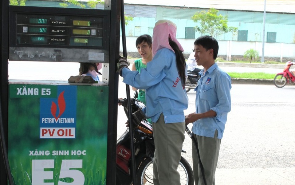 Đại lý "không thích" bán xăng E5, Bộ Công Thương hứa tìm hiểu, tháo gỡ - 1 Bộ Công Thương cam kết tìm hiểu và hỗ trợ nếu biết rõ doanh nghiệp, đại lý kinh doanh xăng sinh học E5 gặp khó, ngại bán loại xăng này.