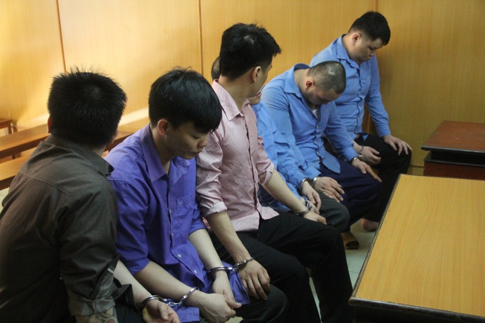 Băng giang hồ ép bảo kê, cho vay nặng lãi ở quận 12 lãnh án - 1 Các bị cáo trong đường dây bảo kê, cưỡng đoạt tài sản lãnh án.