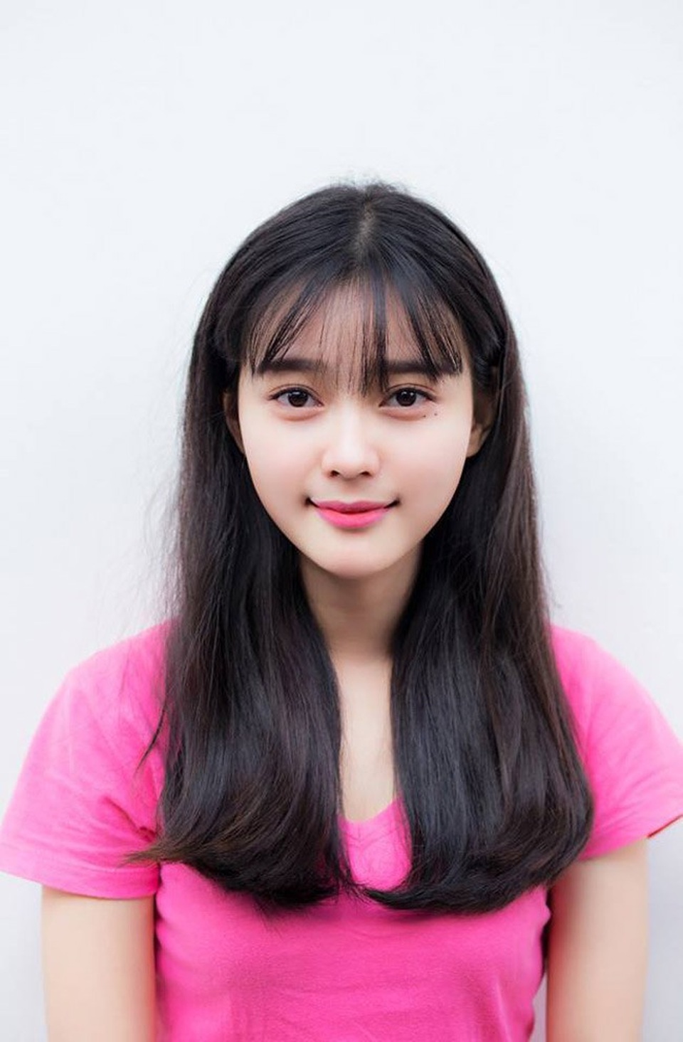 "Hot girl ảnh thẻ" rũ bỏ vẻ ngây thơ, gợi cảm bất ngờ sau 2 năm du học - 1 "Hot girl ảnh thẻ" rũ bỏ vẻ ngây thơ, gợi cảm bất ngờ sau 2 năm du học - 1