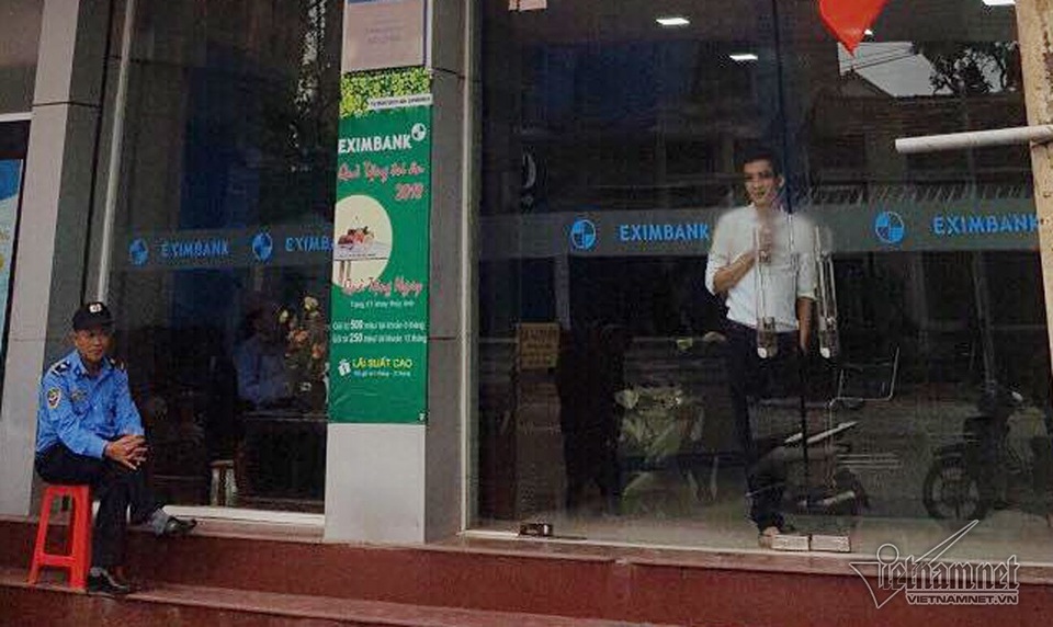 Nhử mồi khách VIP, bóng hồng 8X rút ruột 50 tỷ đồng của Eximbank - 2
Phòng giao dịch Eximbank tại huyện Đô Lương