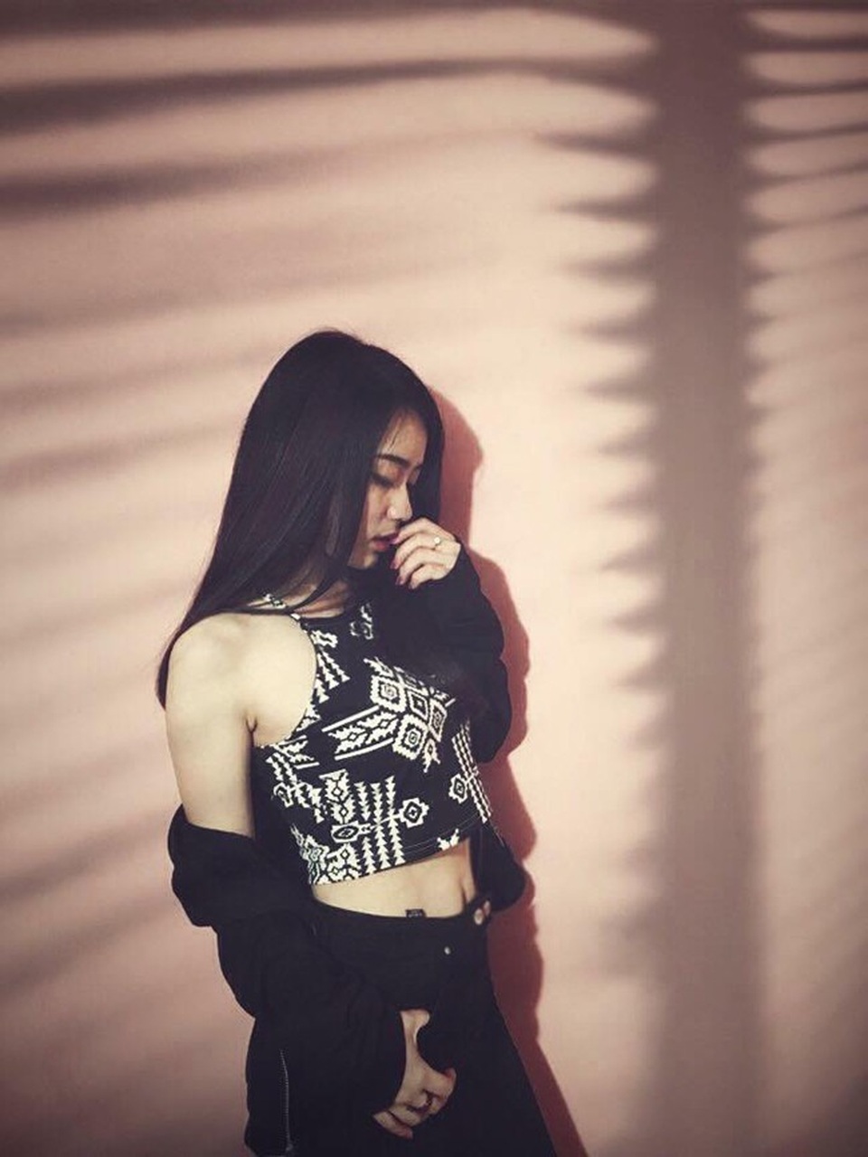 "Hot girl ảnh thẻ" rũ bỏ vẻ ngây thơ, gợi cảm bất ngờ sau 2 năm du học - 14 "Hot girl ảnh thẻ" rũ bỏ vẻ ngây thơ, gợi cảm bất ngờ sau 2 năm du học - 14
