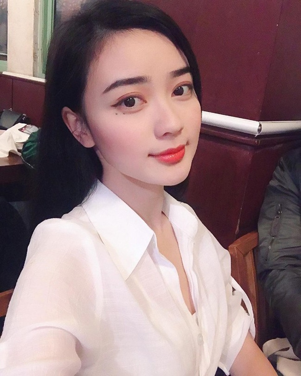 "Hot girl ảnh thẻ" rũ bỏ vẻ ngây thơ, gợi cảm bất ngờ sau 2 năm du học - 19 "Hot girl ảnh thẻ" rũ bỏ vẻ ngây thơ, gợi cảm bất ngờ sau 2 năm du học - 19