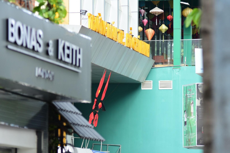 Cả nước treo cờ rủ vĩnh biệt nguyên Thủ tướng Phan Văn Khải - 4 Đến trường học