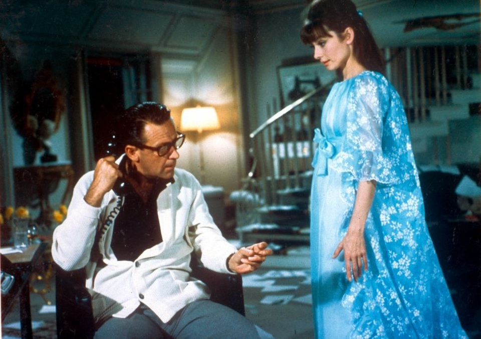 Audrey Hepburn và những bộ váy tuyệt đẹp của Givenchy - 18 Audrey Hepburn và những bộ váy tuyệt đẹp của Givenchy - 18