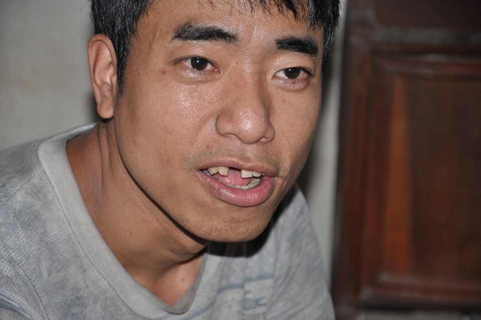 Anh không biết tuổi cũng như quê quán của mình.