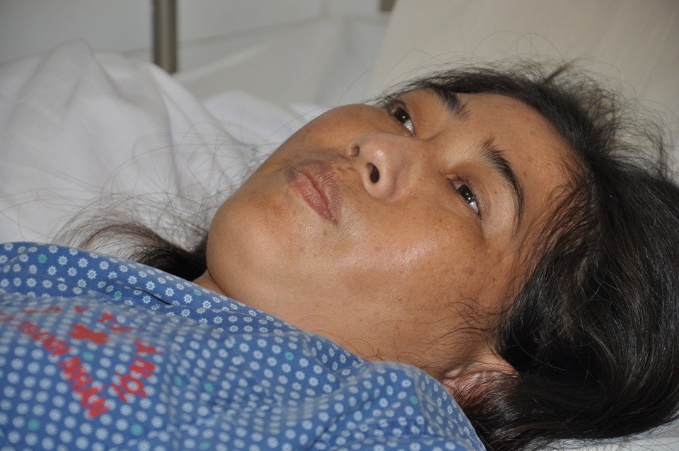 Thiếu 70 triệu đồng, người mẹ trẻ chấp nhận nằm nhà chờ chết vì không vay được tiền - 3 Nhớ và lo cho 2 đứa con còn nhỏ khiến chị không nỡ chết nhưng chị không được lựa chọn.