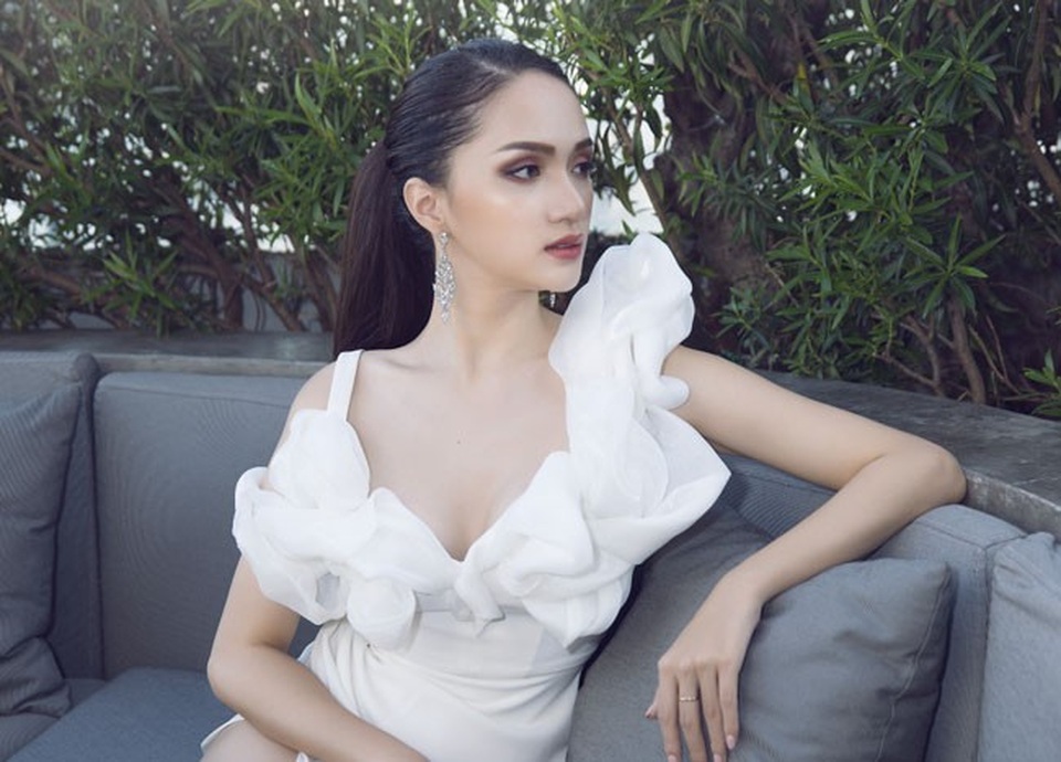 Hoa hậu Hương Giang đẹp lộng lẫy quay quảng cáo tại Thái Lan - 8 Hoa hậu Hương Giang đẹp lộng lẫy quay quảng cáo tại Thái Lan - 8
