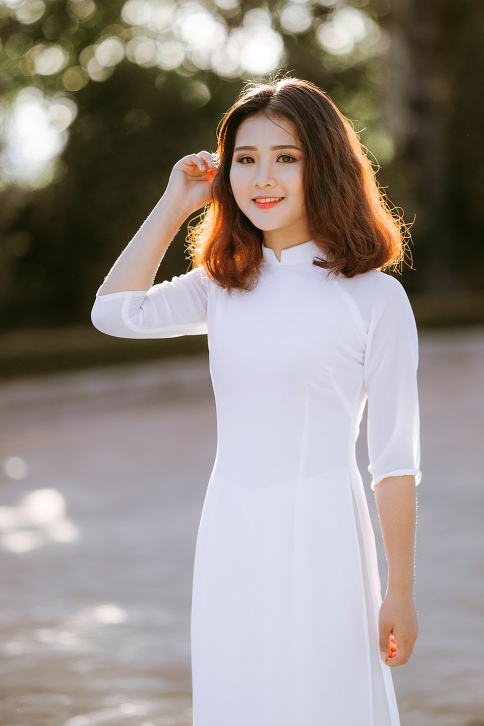 Thiếu nữ xứ Nghệ duyên dáng trong bộ ảnh chia tay tuổi học trò - 4 “Ngôi trường này là nơi giúp em nhận ra rất nhiều điều đáng quý trong cuộc sống này, những khoảnh khắc được lưu lại sẽ trở thành hành trang để em vững tin hơn trên con đường đã chọn”, Nguyễn Phượng chia sẻ.