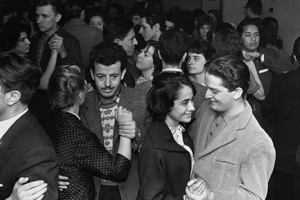 Sinh viên  Liên Xô  khiêu vũ trong kỳ nghỉ đông ở khu nghỉ dưỡng Abramtsevo, năm 1961./.