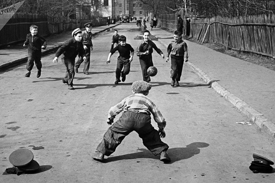 Ảnh: Khoảnh khắc vui vẻ ấn tượng của giới trẻ Liên Xô - 5