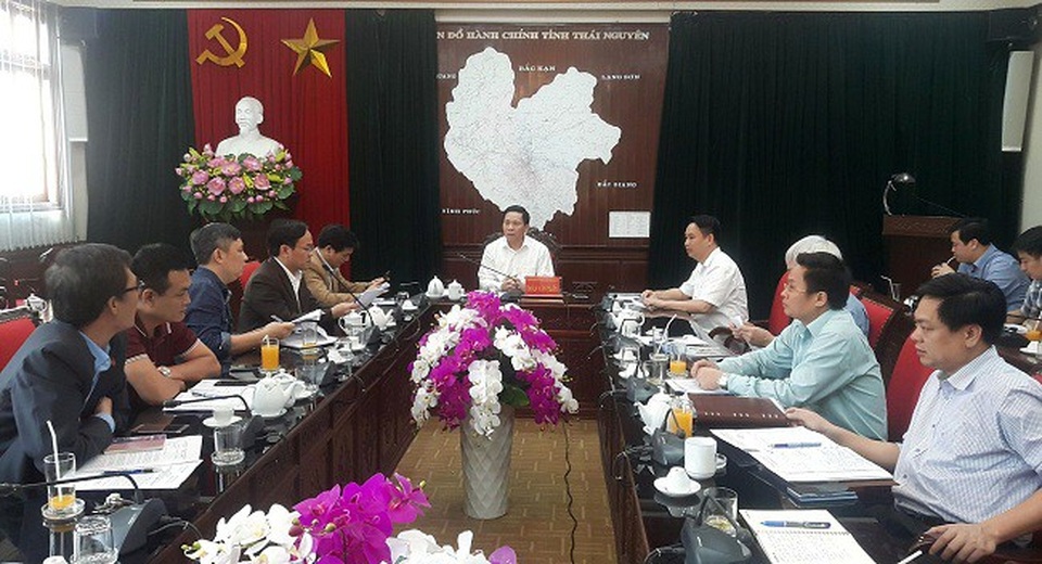 Thái Nguyên "bác tin" dừng siêu dự án "tâm linh" 15.000 tỷ của đại gia Xuân Trường - 2 Ông Đoàn Văn Tuấn, Phó Chủ tịch UBND tỉnh Thái Nguyên chủ trì cuộc họp nghe các sở, ngành, địa phương báo cáo tiến độ thực hiện Dự án Hồ Núi Cốc.