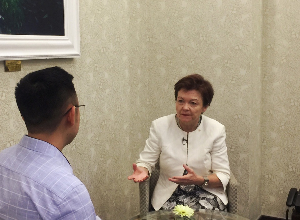 Cải thiện vị trí trên bảng xếp hạng toàn cầu, giải pháp nào cho Việt Nam? - 2 Giáo sư Jane Den Hollander - Hiệu trưởng ĐH Deakin, Australia.