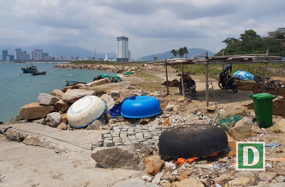 Giữa tháng 3/2018, Phó Chủ tịch HĐND tỉnh Khánh Hòa - ông Lê Xuân Thân đã dẫn đầu đoàn công tác thị sát dự án này và bày tỏ sự bức xúc trước sự nhếch nhác tại dự án