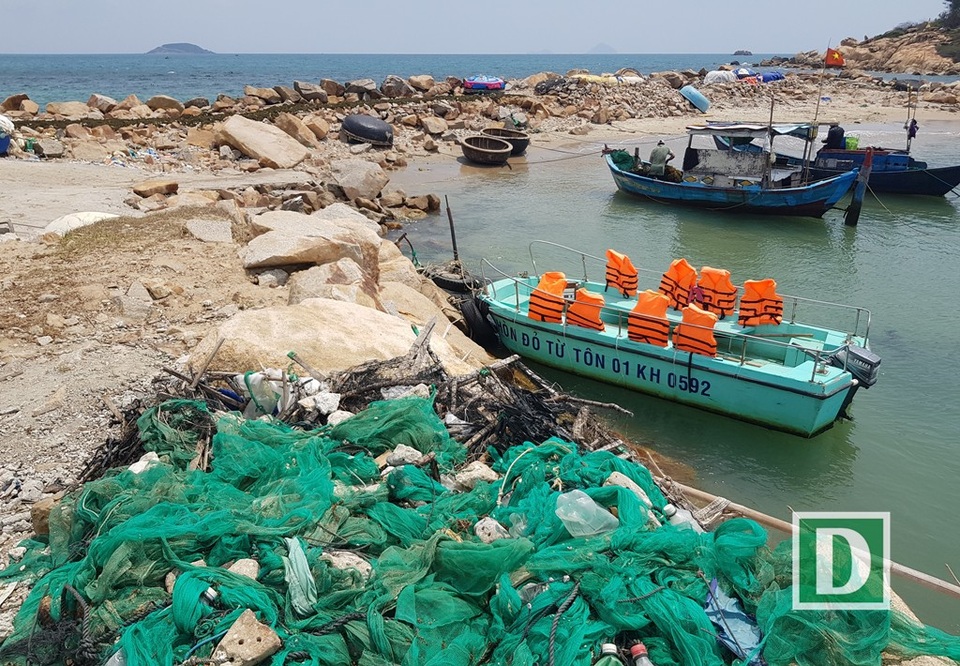 Chủ tịch tỉnh Khánh Hòa nói về dự án 33 triệu USD lấn Vịnh Nha Trang - 2 Chủ tịch Khánh Hòa yêu cầu chủ đầu tư phải thực hiện việc đảm bảo vệ sinh môi trường tại khu vực này