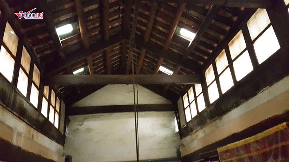 Ngôi nhà mang đặc trưng của kiến trúc Hà Nội xưa, theo dạng hình ống và có nhiều lớp nhà, giữa các lớp nhà có khoảng không gian để lấy ánh sáng.