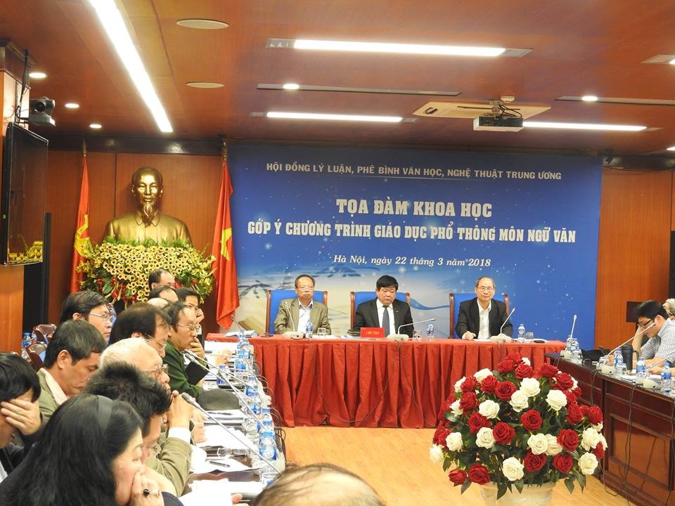 Chương trình môn Ngữ văn mới: Nên tháo ra làm lại? - 3 Quang cảnh buổi tọa đàm