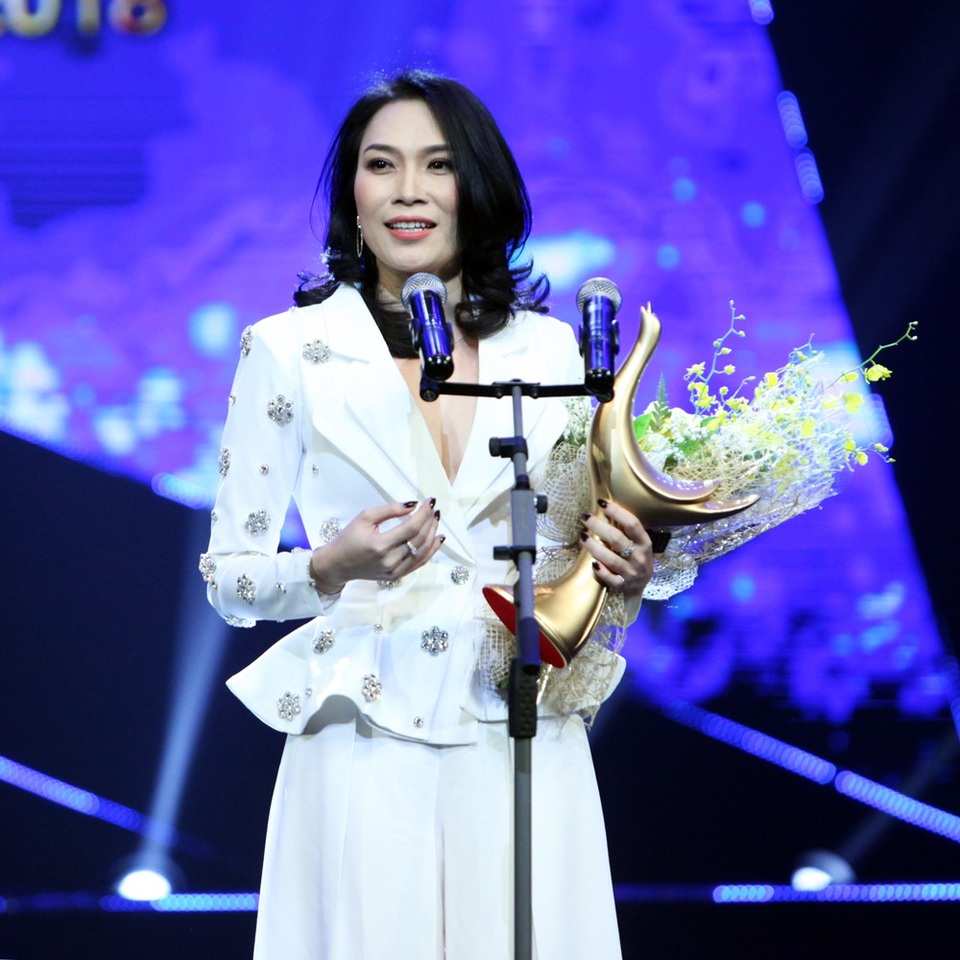 Mỹ Tâm giành cú đúp Ca sĩ của năm và Album của năm - 7 Mỹ Tâm giành cú đúp Ca sĩ của năm và Album của năm - 7