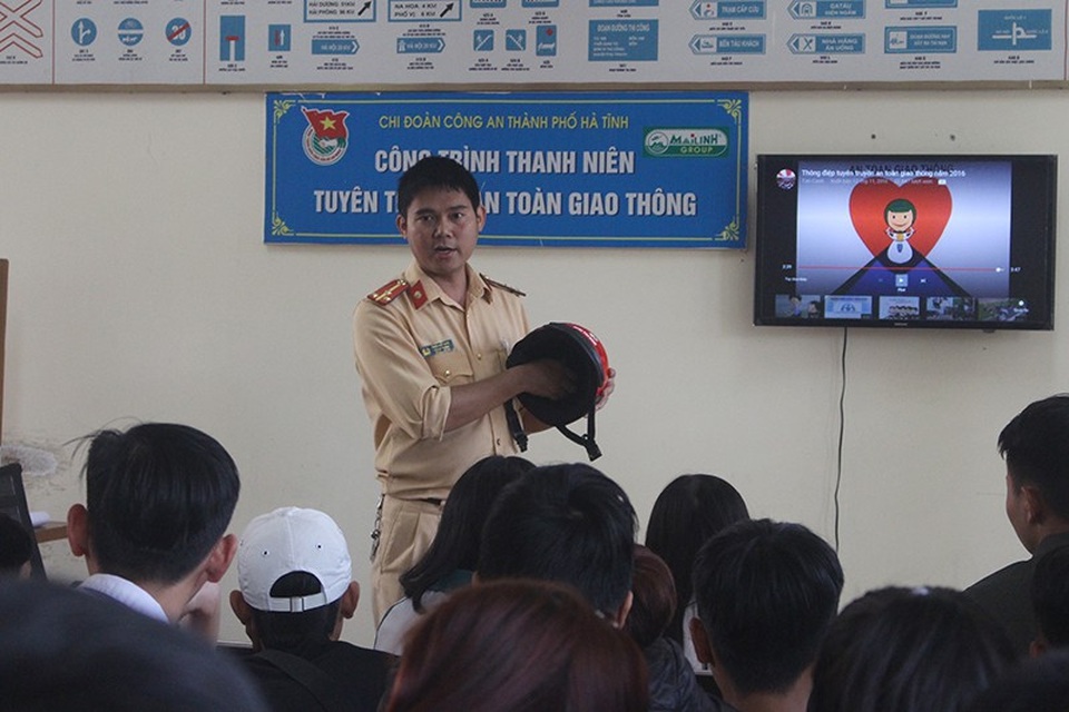 Việc tuyên truyền giáo dục bằng các hình ảnh trực quan, sinh động giúp những trường hợp vi phạm dễ tiếp thu.