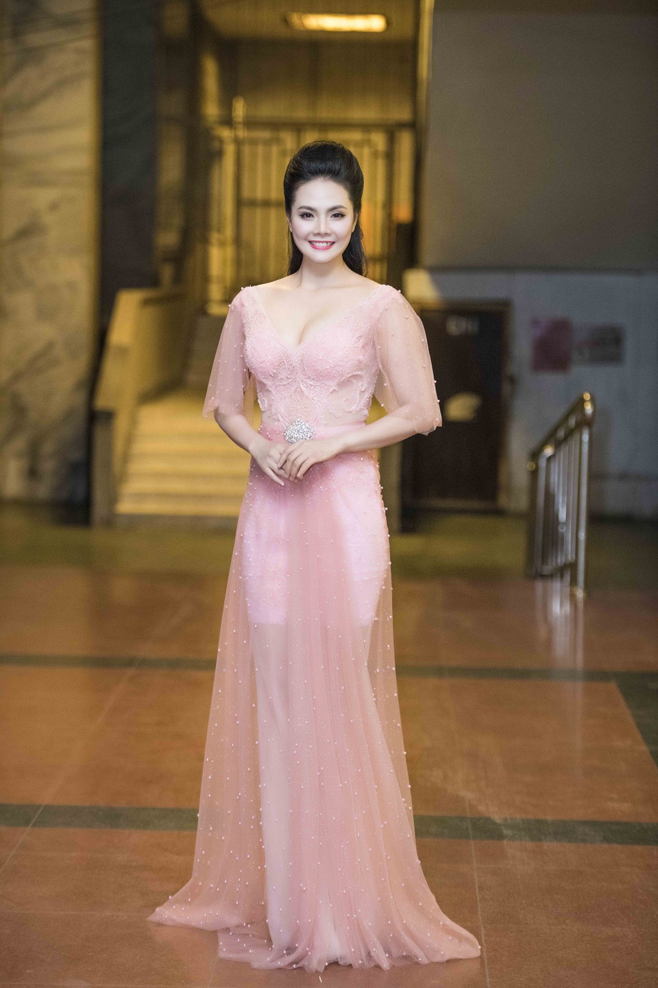 Lương Nguyệt Anh, Huyền My, Lã Thanh Huyền.. gợi cảm trên thảm đỏ - 3 Lương Nguyệt Anh, Huyền My, Lã Thanh Huyền.. gợi cảm trên thảm đỏ - 3