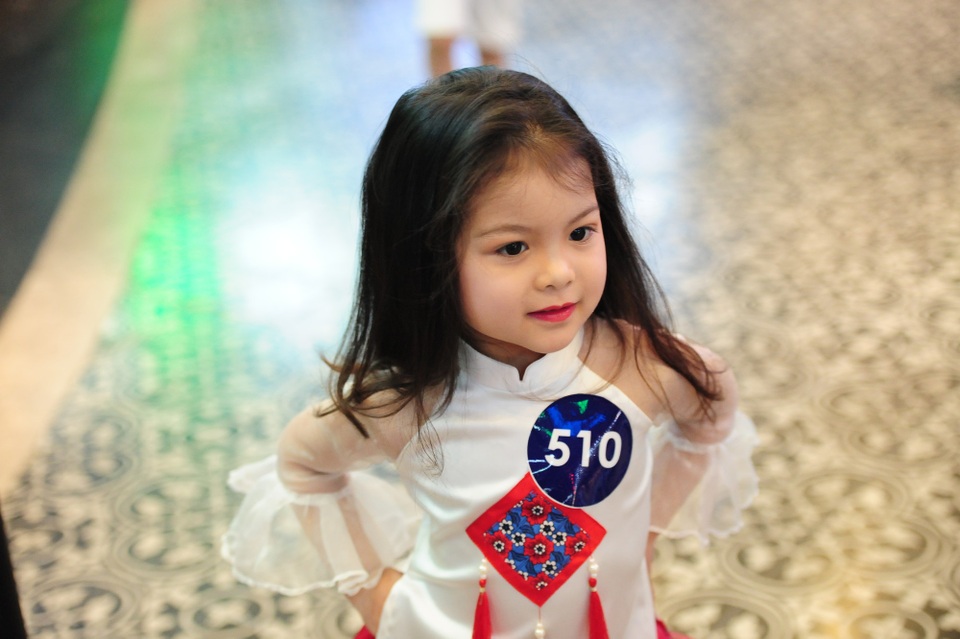 Xuân Lan khởi động Tuần lễ thời trang trẻ em Việt Nam tại Hà Nội - 2 Mẫu nhí tự tin trình diễn trong buổi casting.