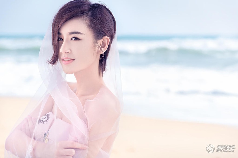 Huỳnh Thánh Y bất ngờ khoe ảnh cưới sau 10 năm lặng lẽ làm "vợ lẽ" - 6 
Trong suốt 8 năm qua, Huỳnh Thánh Y không còn hoạt động trong làng giải trí. Cô dành thời gian chăm sóc gia đình nhỏ.