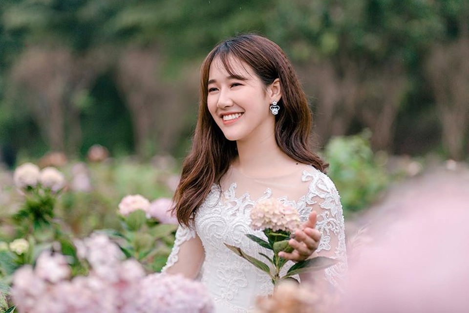 Top 12 thí sinh hoa khôi trường ĐH Thủy lợi lộng lẫy với váy cưới - 4 Đào Nguyệt Hằng