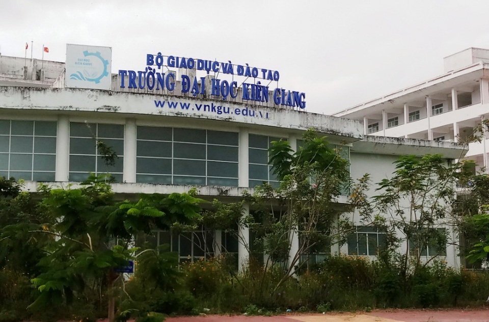 Trong năm học 2016-2017, trường ĐH Kiên Giang chưa cấp phát học bổng cho sinh viên với số tiền hơn 500 triệu đồng