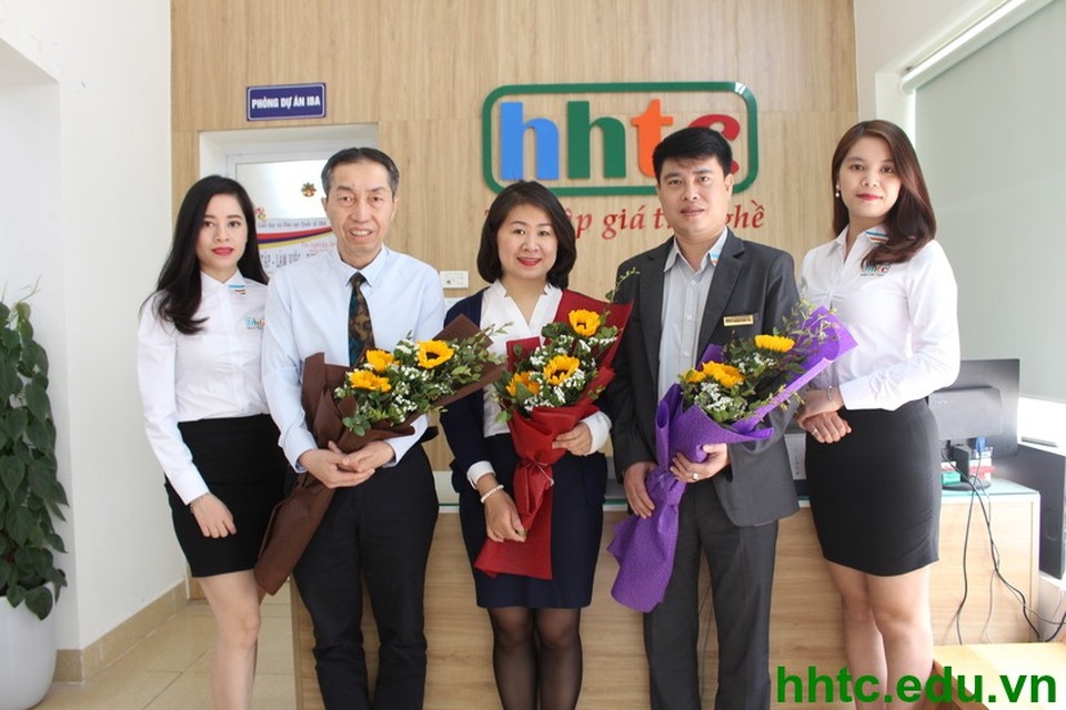 Toàn cảnh tư vấn: Cơ hội việc làm cho nhân sự trẻ trong ngành Du lịch - 4 Các khách mời tham gia buổi tọa đàm tư vấn “Cơ hội việc làm cho nhân sự trẻ trong ngành Du lịch”.