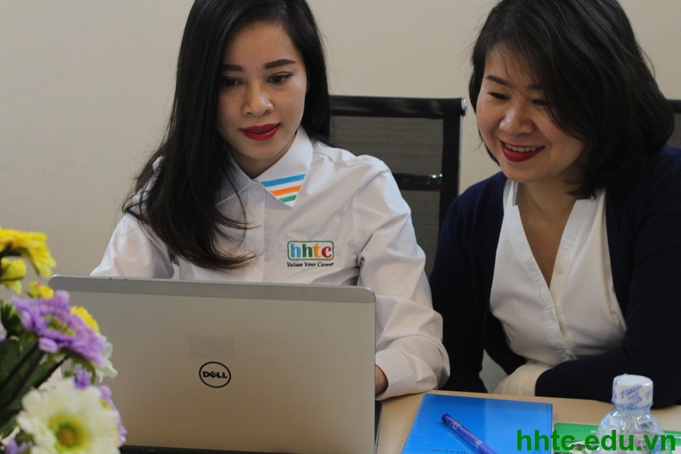 Toàn cảnh tư vấn: Cơ hội việc làm cho nhân sự trẻ trong ngành Du lịch - 10 Bà Nguyễn Thu Hoài - Trưởng phòng Nhân sự và Văn hóa doanh nghiệp, Novotel Suites Hà Nội.