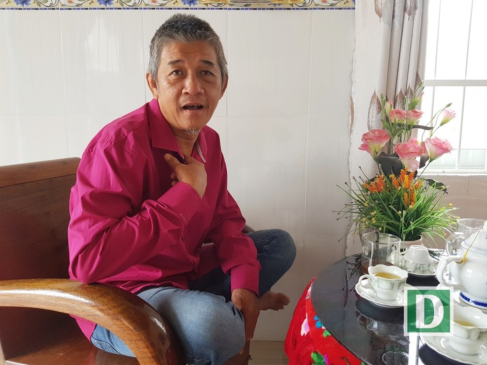 Dù còn khó khăn nhưng ông Minh đã dựng được một căn nhà kiên cố để tá túc sau khi bị bão phá hủy căn nhà cũ vào năm ngoái