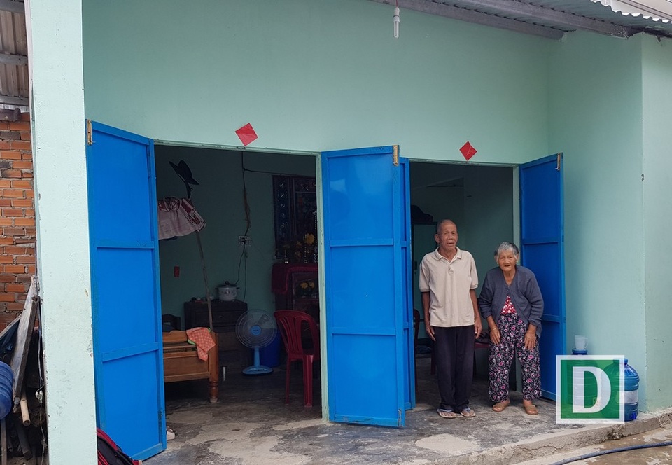 Bị bão làm sập căn nhà cũ nhưng được sự hỗ trợ của chính quyền địa phương và bà con, cụ Mực đã có một căn nhà kiên cố để ở những năm tháng cuối đời