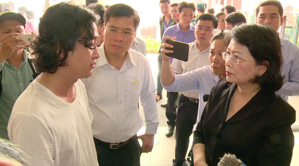 Phó Chủ tịch nước thăm hỏi nạn nhân vụ cháy chung cư Carina Plaza - 1 Phó Chủ tịch nước thăm hỏi nạn nhân vụ cháy chung cư Carina Plaza - 1