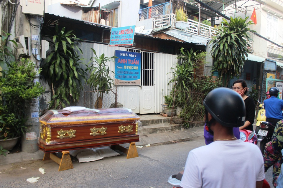 Công an thông tin vụ người phụ nữ được chôn dưới nền nhà - 1 Do tâm lý không ổn định cộng với không có tiền nên em trai đã chôn chị gái mình trong nhà