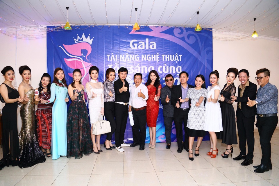 Tại đây Lý Hương thấy được hình ảnh của nhiều thí sinh đang hoạt động ở rất nhiều lĩnh vực như: giáo viên, viên chức, doanh nhân, nghệ sĩ,… và đặc biệt có sự tham gia của các thí sinh người dân tộc thiểu số: Tày, Mường, Ê-đê, Chơ-ro,… Tất cả khiến Lý Hương có nhiều ấn tượng đặc biệt, cô chia sẻ: “Tuy đây là lần đầu tiên họ tham gia nhưng các thí sinh đã cố gắng hết mình để hiện sự tự tin, tỏa sáng của một dân chơi nhan sắc một cách chuyên nghiệp.