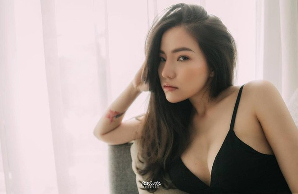 Những câu chuyện tình tay ba ồn ào khiến công chúng ngán ngẩm showbiz Việt - 10 Công chúng từng một phen xôn xao khi Lý Phương Châu viết “tâm thư” về chuyện đổ vỡ, “tố” Lâm Vinh Hải ngoại tình với người mẫu Linh Chi trước khi ly hôn.