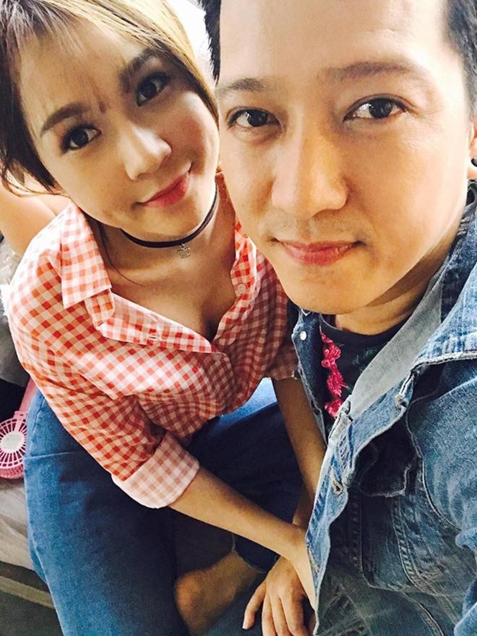 Những câu chuyện tình tay ba ồn ào khiến công chúng ngán ngẩm showbiz Việt - 3 ... Trường Giang vướng tin đồn tình cảm với hotgirl Sam.