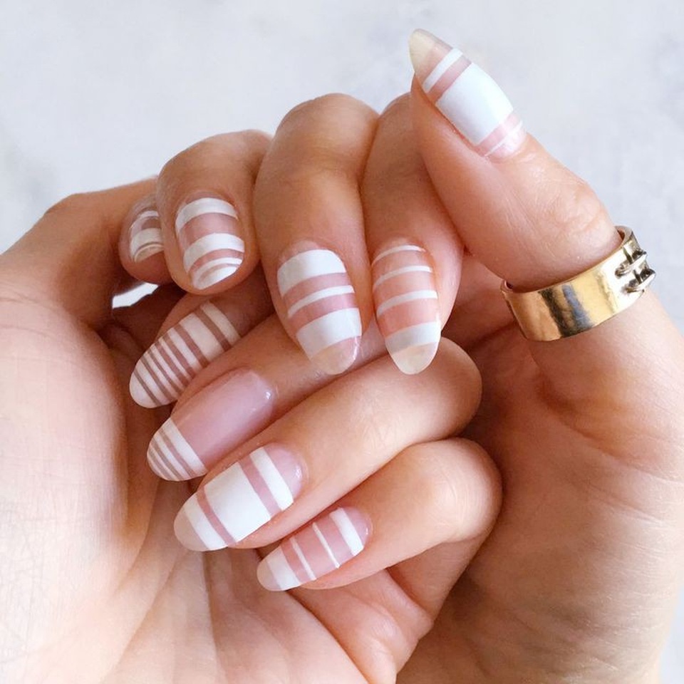 Những màu sơn móng rực rỡ cho mùa hè - 14 Những màu sơn móng rực rỡ cho mùa hè - 14