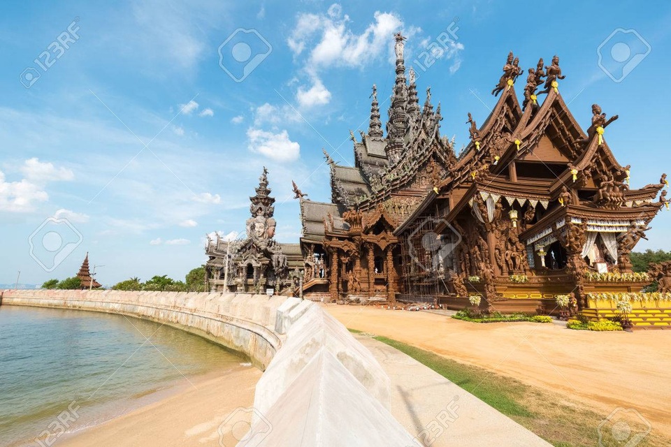 Sự thú vị của ngôi đền xây gần nửa thế kỷ mãi chưa xong - 2 Sự thú vị của ngôi đền xây gần nửa thế kỷ mãi chưa xong - 2