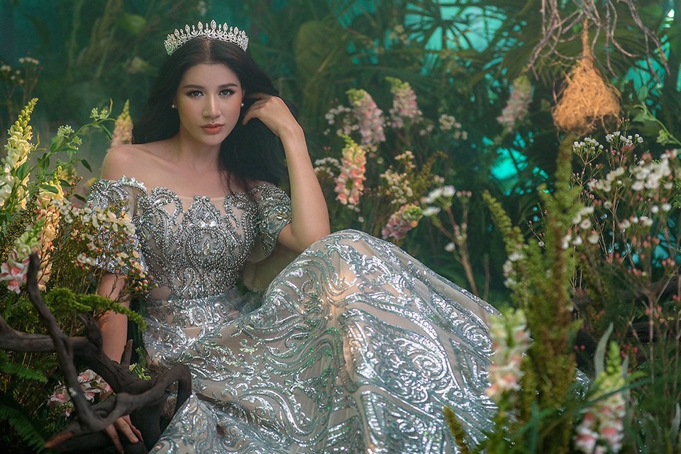 Song song đó, Trang Trần cho biết cô sẽ trở lại với công việc diễn xuất với vai bà vợ, bà mẹ ghê gớm trong phim điện ảnh “Yêu em bất chấp” sẽ cho ra mắt vào tháng 4 năm nay.