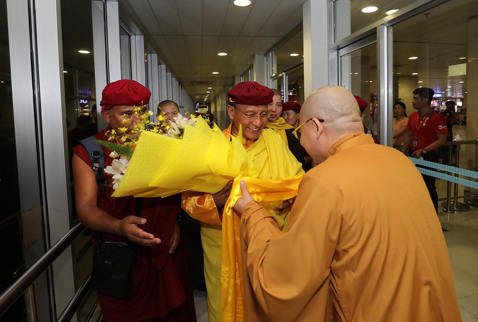 Pháp Vương Drukpa hưởng ứng Giờ Trái Đất tại TPHCM - 1 Pháp Vương Drukpa hưởng ứng Giờ Trái Đất tại TPHCM - 1