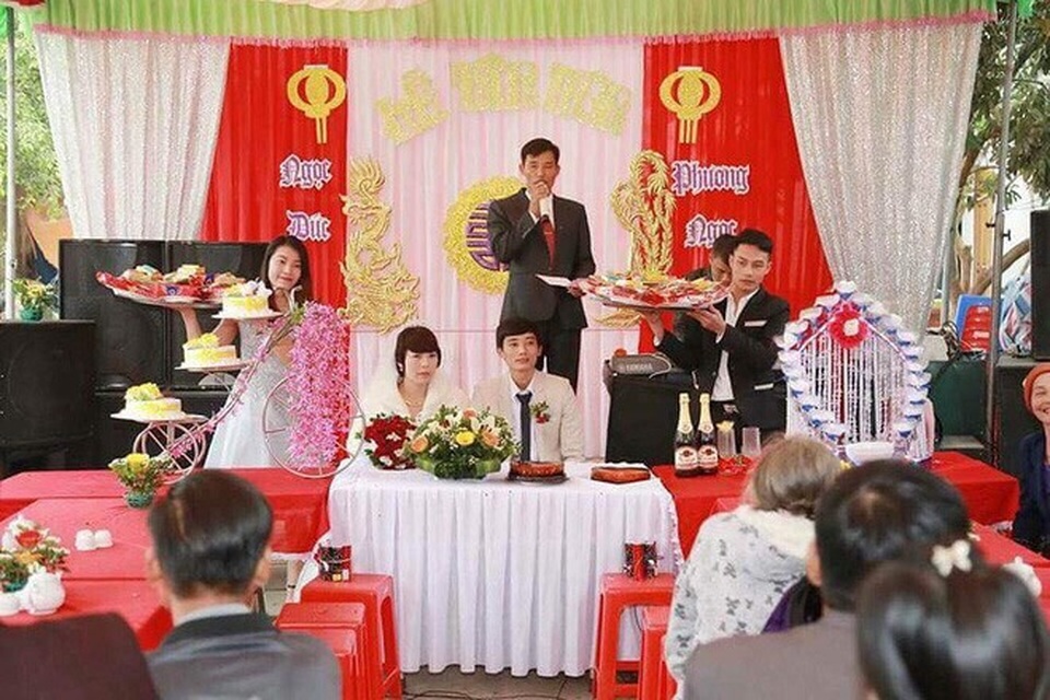 Chuyện tình kỳ lạ của cặp đôi chồng kém vợ 13 tuổi “dậy sóng” dư luận - 3 Cặp đôi có thời gian tìm hiểu và yêu nhau 3 năm mới quyết định kết hôn