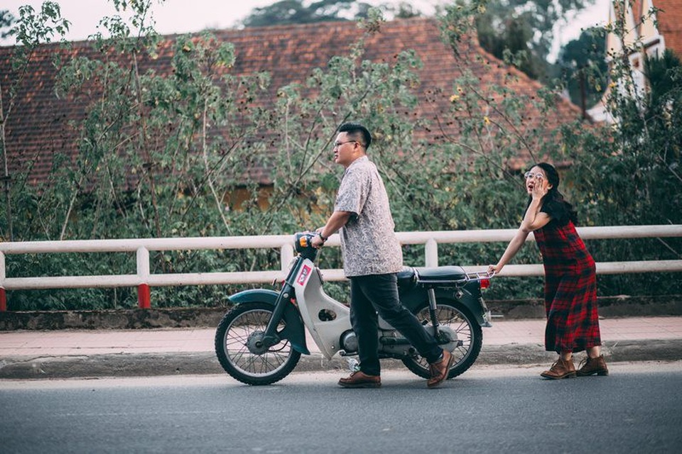 Cặp đôi "chị ơi, anh yêu em" chênh nhau gần 50kg thể trọng - 5 “Chị không cần giả vờ mạnh mẽ, vì em sẽ ở bên bảo vệ chị”, sau câu nói này chính thức Quốc Đạt công khai tán tỉnh Mai Lê, lúc đó trái tim cô gái đã có chút rung động.