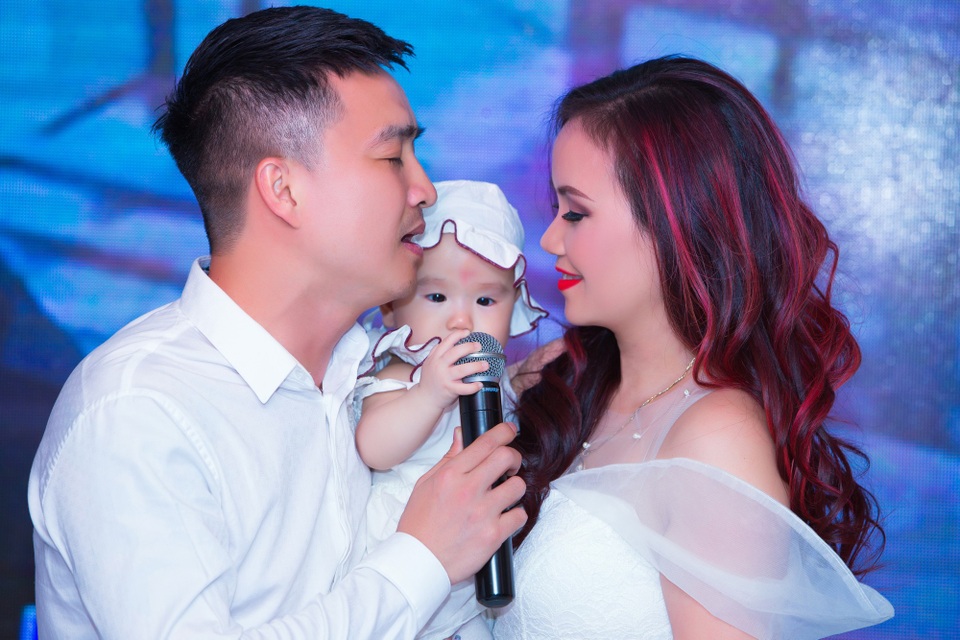 Diễn viên 4 lần kết hôn tiết lộ cách giữ chân chồng kém tuổi - 2 Diễn viên 4 lần kết hôn tiết lộ cách giữ chân chồng kém tuổi - 2