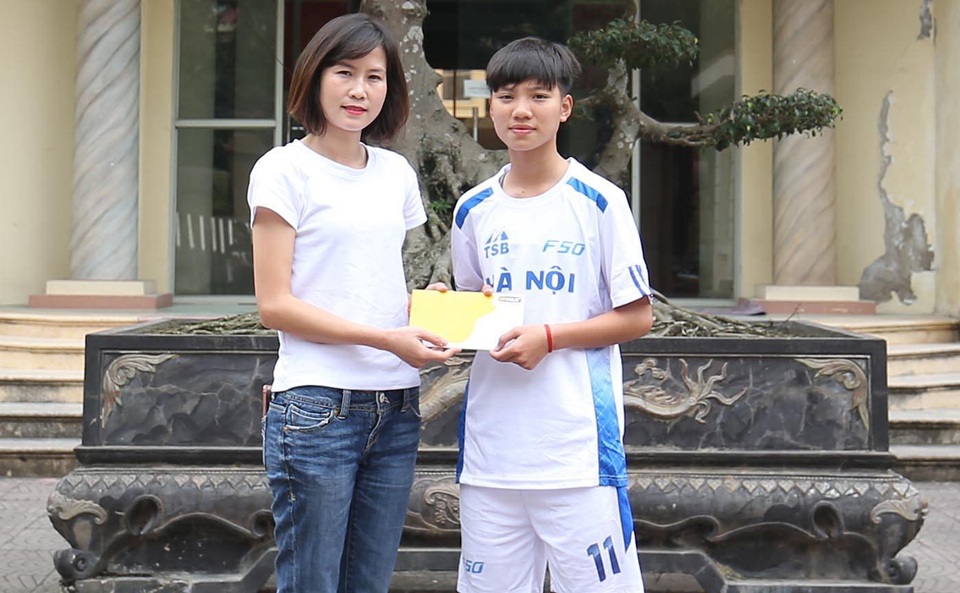Cựu tuyển thủ bóng đá nữ quốc gia hỗ trợ đồng nghiệp gặp khó khăn - 1 Cựu tuyển thủ nữ quốc gia Ngọc Châm giúp đỡ khó khăn cho đồng nghiệp gặp trắc trở trong cuộc sống